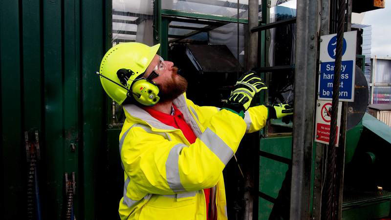 Peltor WS LiteCom III Hi-Viz Hörselkåpa Hjässbygel MT73H7A4D10EU - komradio